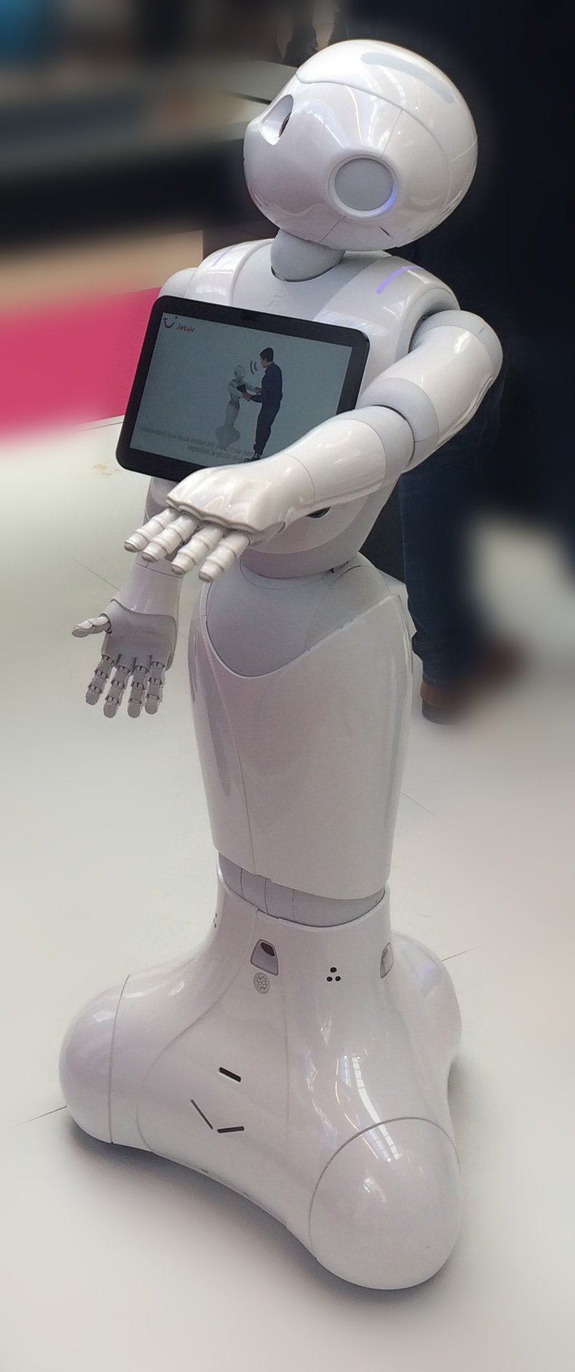 Le robot Pepper au salon Paris Retail Week -digital-in-store