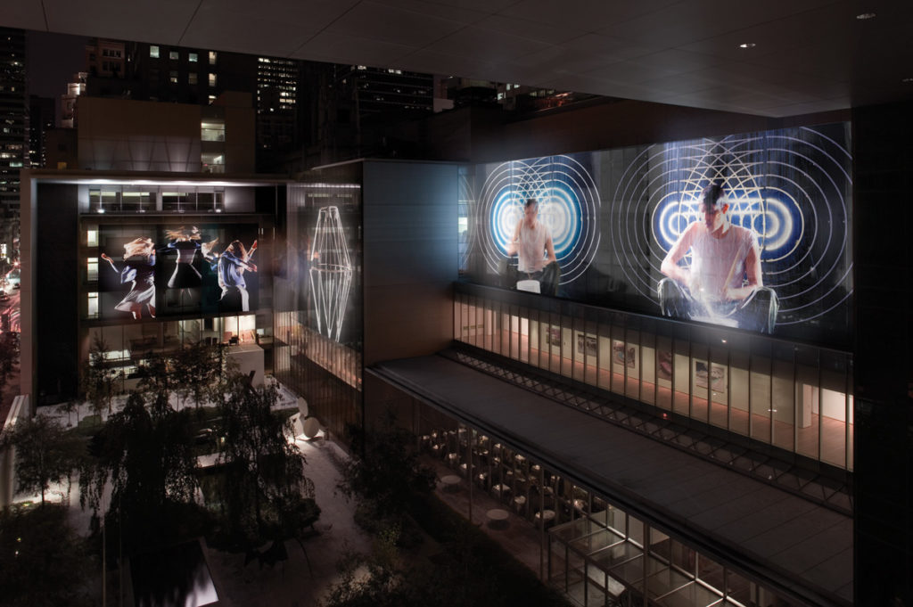 Installation vidéo - Doug Aitken Sleepwalkers