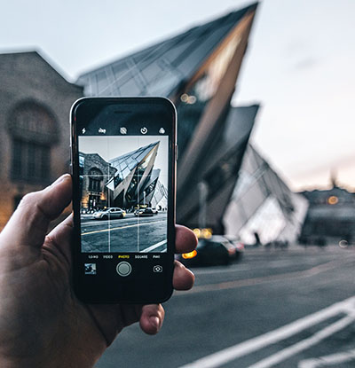 Associer l'affichage dynamique dans les musées et les smartphones