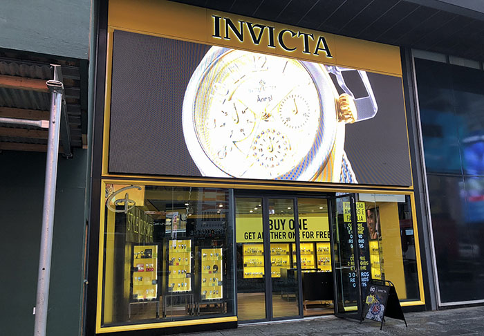 La solution CrownTV a su également s'illustrer pour le point de vente Invicta de Times Square