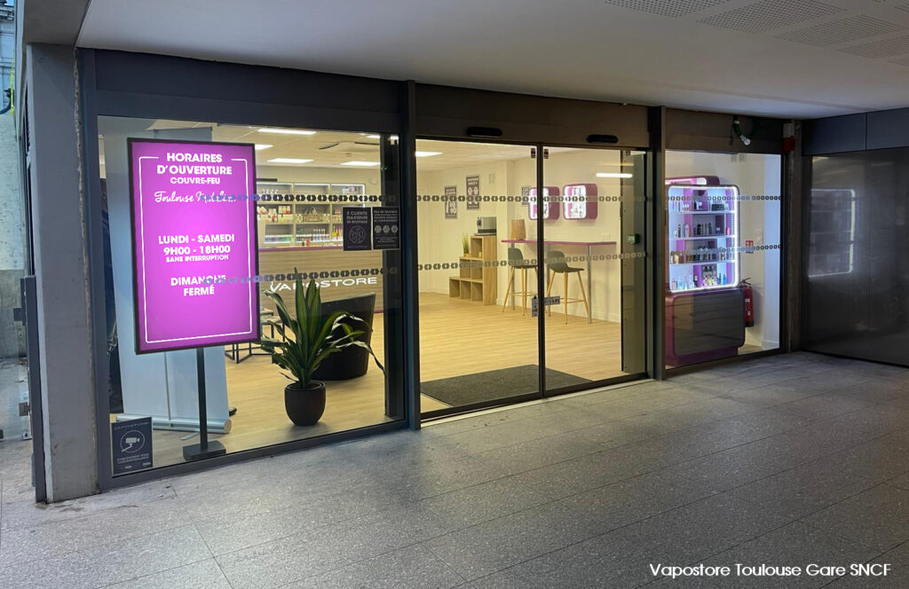 Vitrine de la boutique Vapostore de Toulouse Gare SNCF